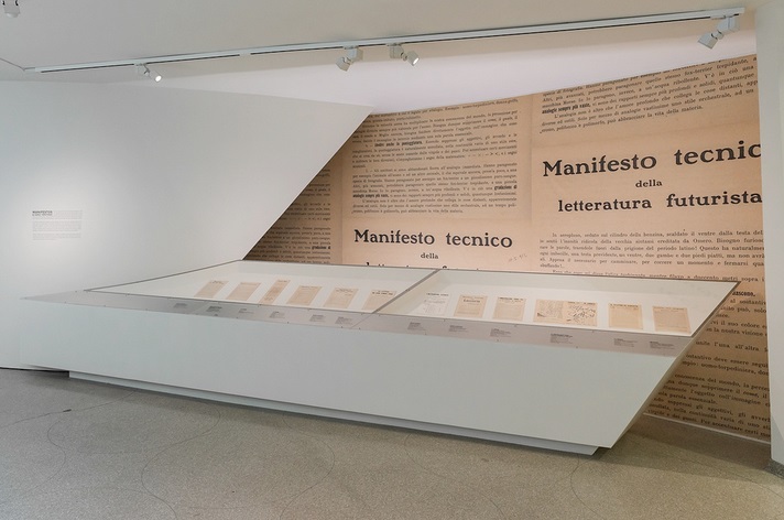 Italian Futurism, Installation views, Guggenheim, New York, 2014