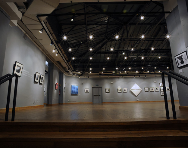 Zone Riflesse. La vita, le opere di Paolo Scheggi nella fotografia di Ada Ardessi, Installation view, fino al 20 dicembre 2012, Palazzo Broggi, Milano
